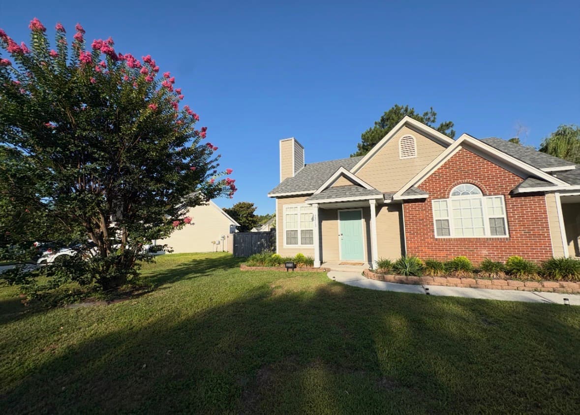 Selah by the Sea β front of house in summer
